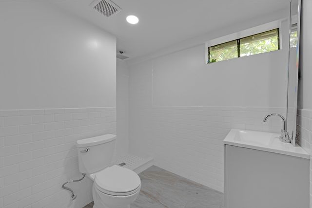 54 Colbert St, Leominster, MA 01453