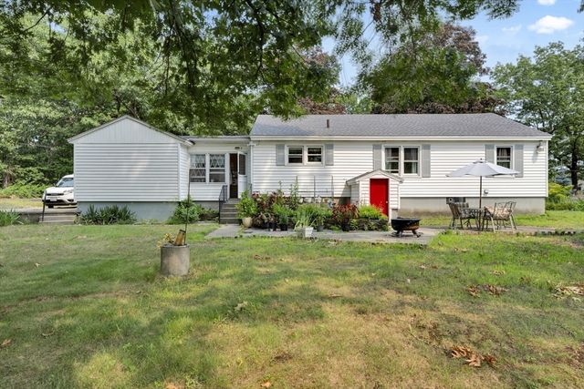 54 Colbert St, Leominster, MA 01453