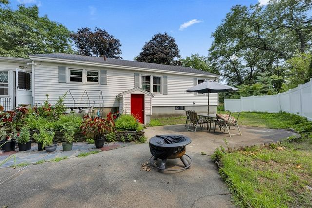 54 Colbert St, Leominster, MA 01453