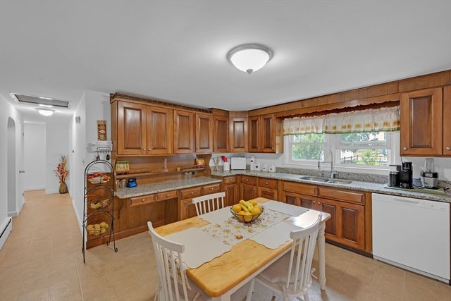 54 Colbert St, Leominster, MA 01453