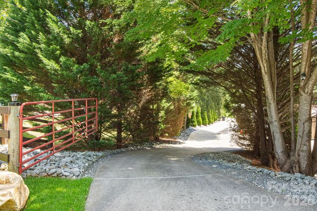 340 and 298 Apache Path, Marion, NC 28752