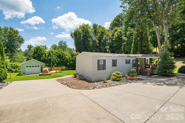 340 and 298 Apache Path, Marion, NC 28752