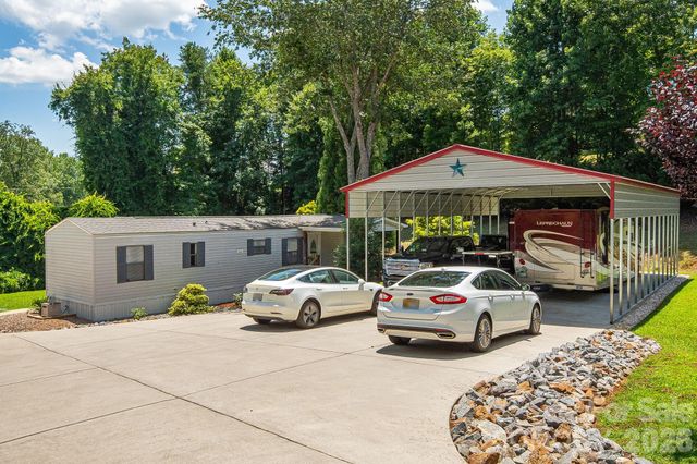 340 and 298 Apache Path, Marion, NC 28752