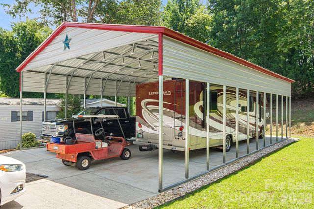 340 and 298 Apache Path, Marion, NC 28752