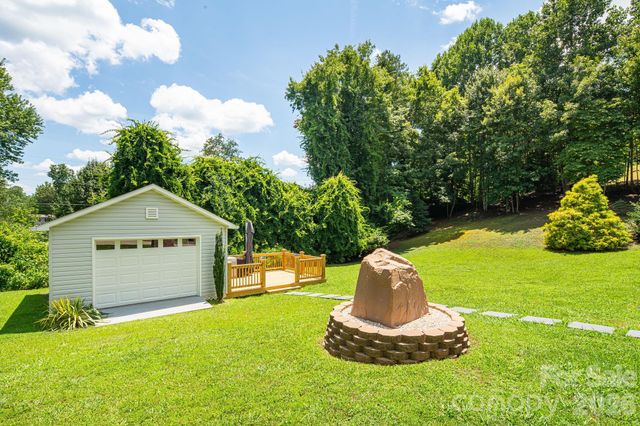 340 and 298 Apache Path, Marion, NC 28752