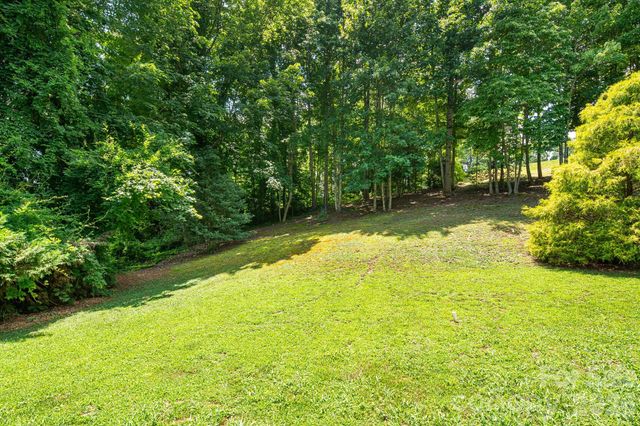 340 and 298 Apache Path, Marion, NC 28752