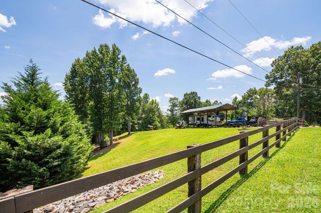 340 and 298 Apache Path, Marion, NC 28752