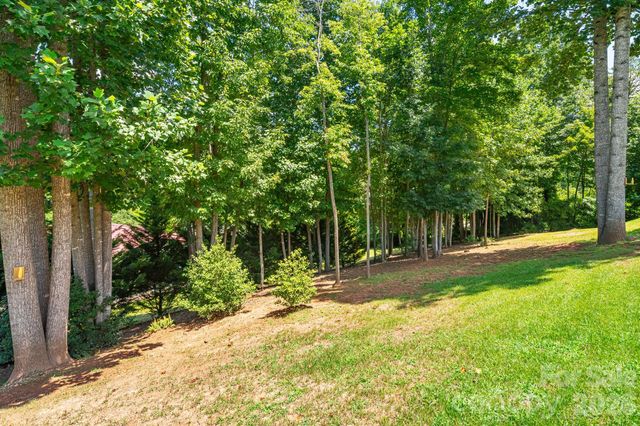 340 and 298 Apache Path, Marion, NC 28752