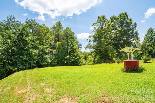 340 and 298 Apache Path, Marion, NC 28752