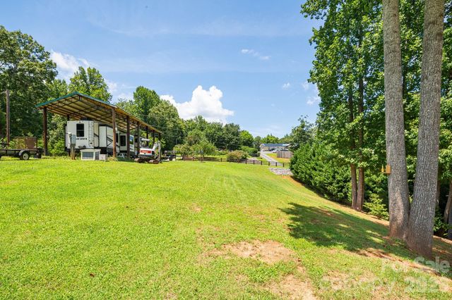 340 and 298 Apache Path, Marion, NC 28752