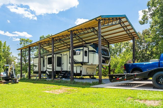 340 and 298 Apache Path, Marion, NC 28752