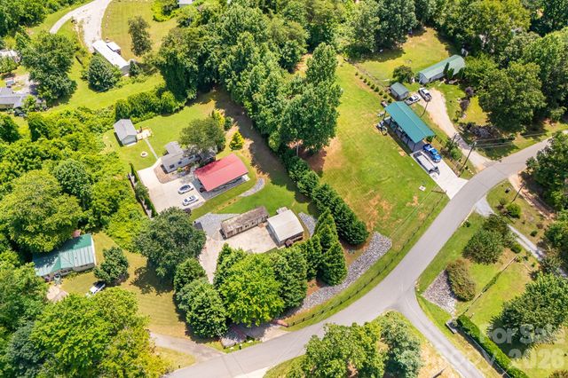 340 and 298 Apache Path, Marion, NC 28752