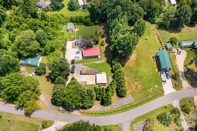 340 and 298 Apache Path, Marion, NC 28752