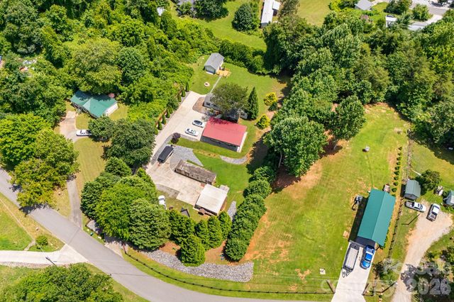 340 and 298 Apache Path, Marion, NC 28752