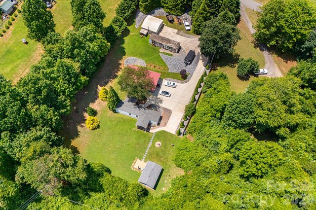 340 and 298 Apache Path, Marion, NC 28752
