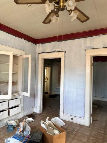 643 N Main Street, Excelsior Springs, MO 64024