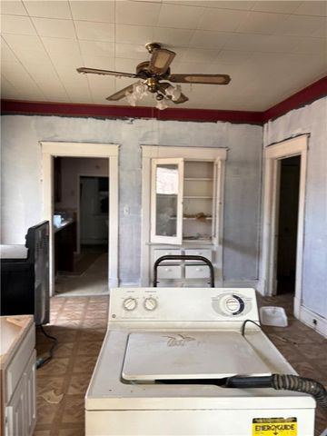 643 N Main Street, Excelsior Springs, MO 64024