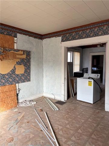 643 N Main Street, Excelsior Springs, MO 64024