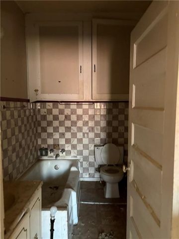 643 N Main Street, Excelsior Springs, MO 64024