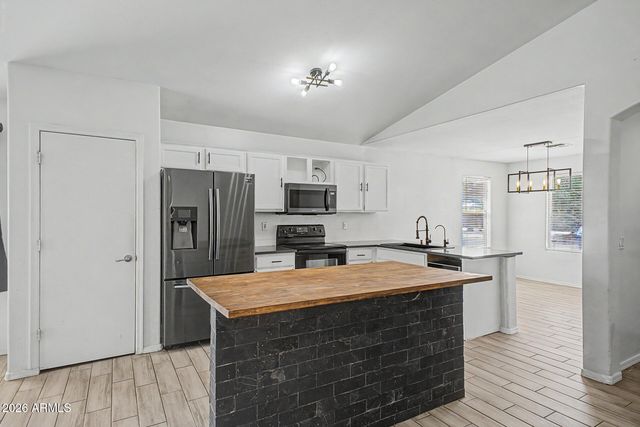 6520 W TORONTO Way, Phoenix, AZ 85043