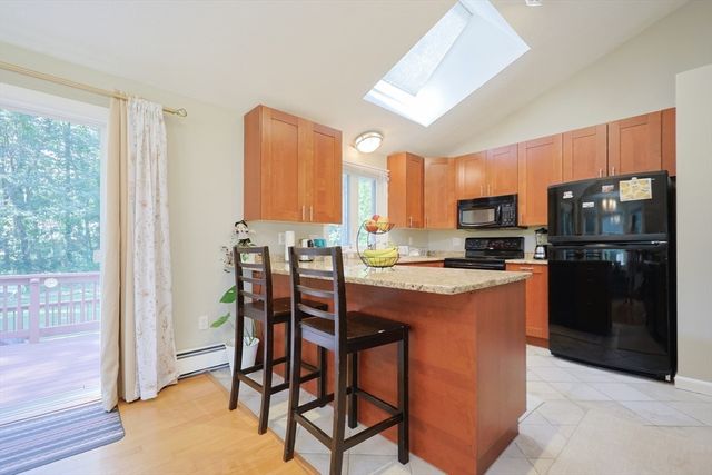76 Jamestown Rd, Leominster, MA 01453