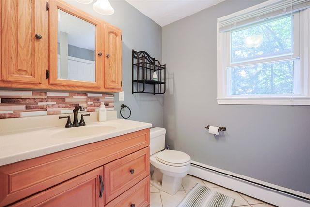 76 Jamestown Rd, Leominster, MA 01453