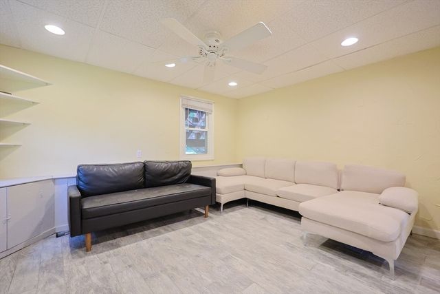76 Jamestown Rd, Leominster, MA 01453