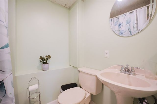 76 Jamestown Rd, Leominster, MA 01453
