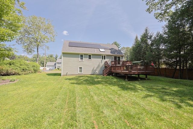 76 Jamestown Rd, Leominster, MA 01453