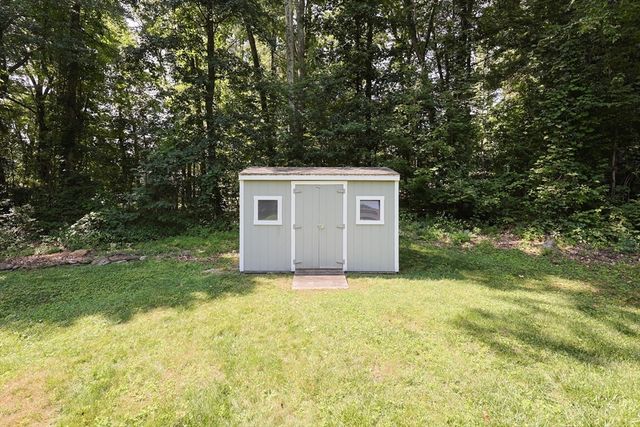 76 Jamestown Rd, Leominster, MA 01453
