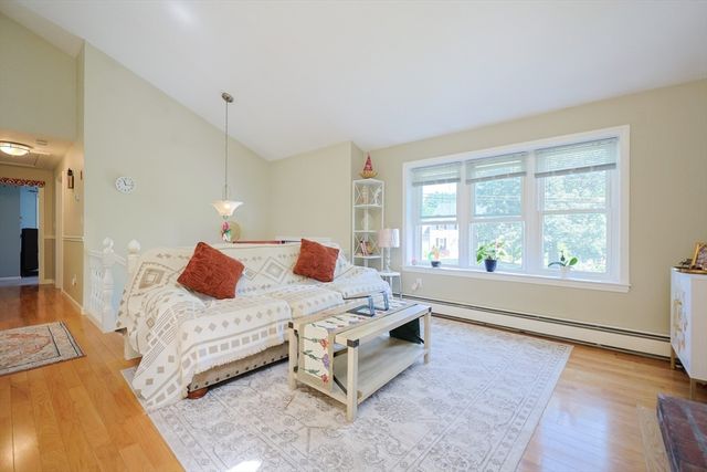 76 Jamestown Rd, Leominster, MA 01453