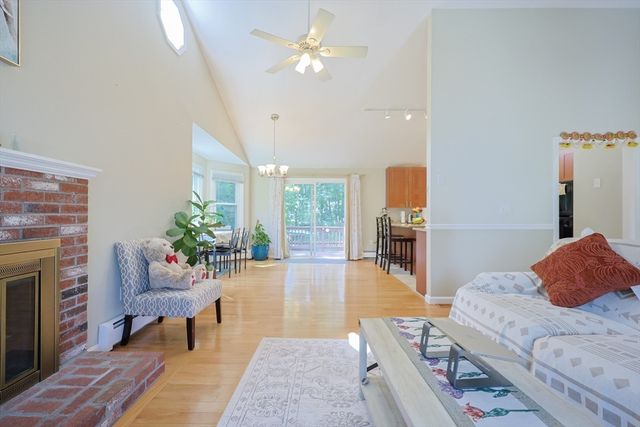 76 Jamestown Rd, Leominster, MA 01453
