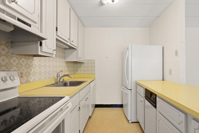 235 Winthrop St 2205, Medford, MA 02155