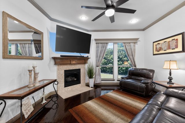8421 La Fontaine Drive, North Richland Hills, TX 76182