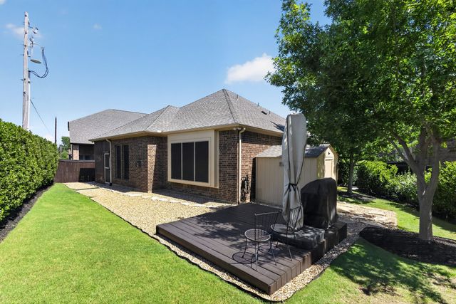 8421 La Fontaine Drive, North Richland Hills, TX 76182
