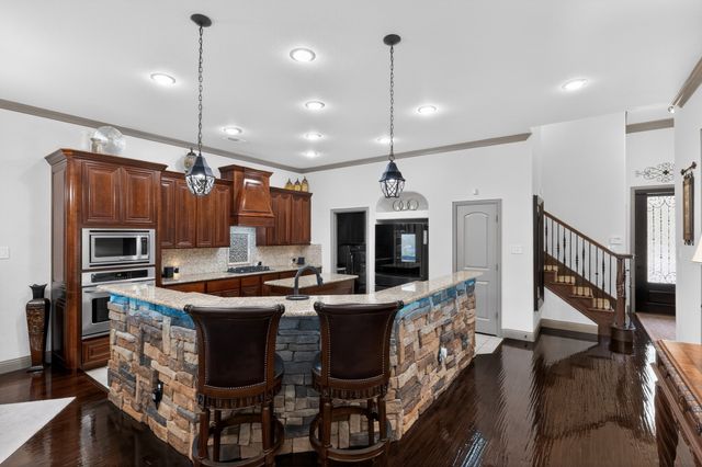 8421 La Fontaine Drive, North Richland Hills, TX 76182