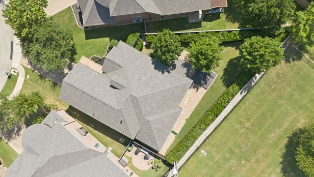 8421 La Fontaine Drive, North Richland Hills, TX 76182