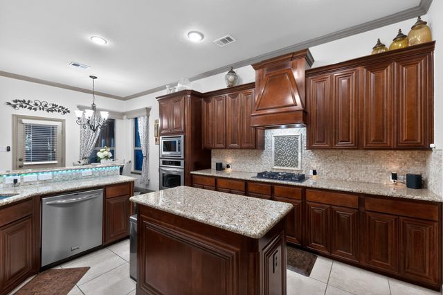 8421 La Fontaine Drive, North Richland Hills, TX 76182