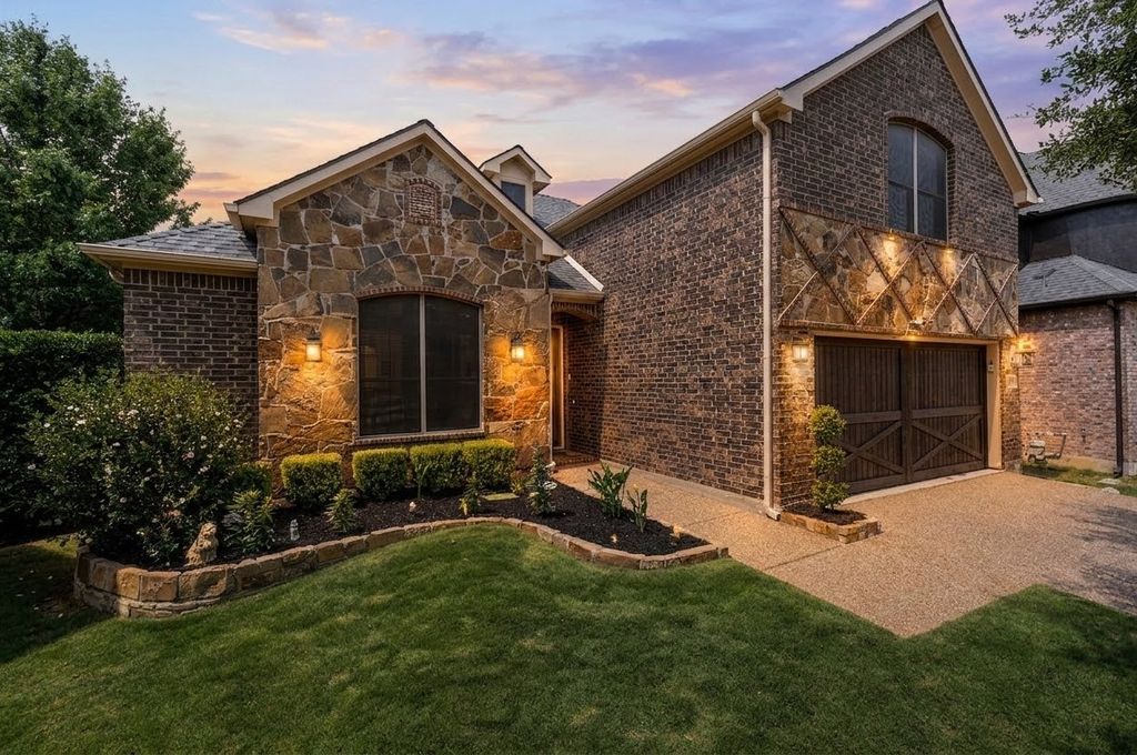 8421 La Fontaine Drive, North Richland Hills, TX 76182