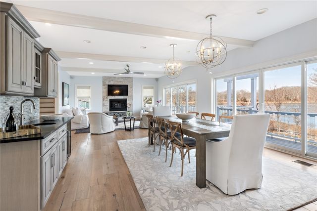 1040 Buttonwoods Avenue, Warwick, RI 02886