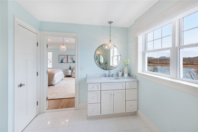 1040 Buttonwoods Avenue, Warwick, RI 02886