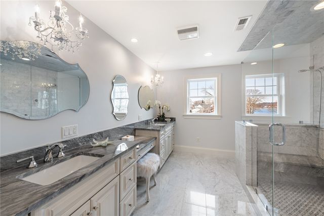 1040 Buttonwoods Avenue, Warwick, RI 02886