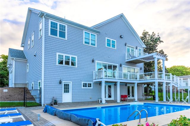 1040 Buttonwoods Avenue, Warwick, RI 02886