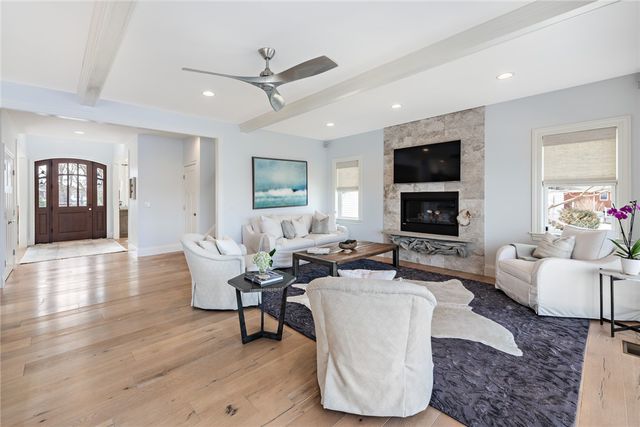 1040 Buttonwoods Avenue, Warwick, RI 02886