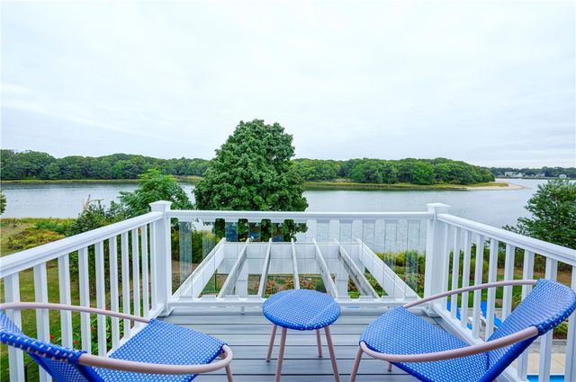 1040 Buttonwoods Avenue, Warwick, RI 02886