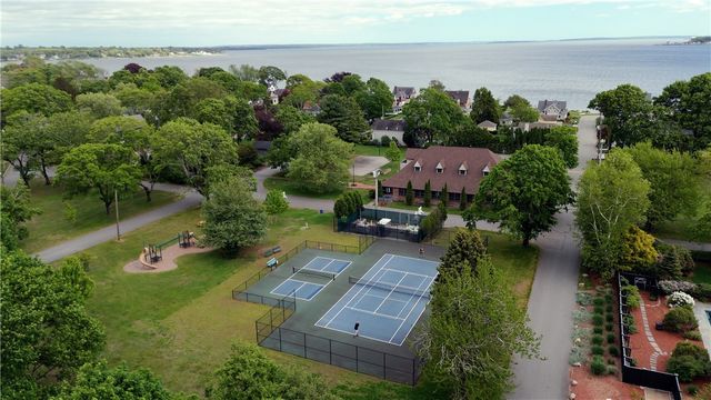 1040 Buttonwoods Avenue, Warwick, RI 02886