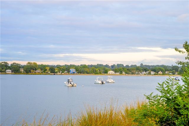 1040 Buttonwoods Avenue, Warwick, RI 02886