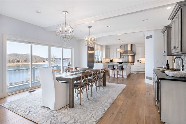 1040 Buttonwoods Avenue, Warwick, RI 02886