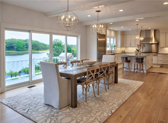 1040 Buttonwoods Avenue, Warwick, RI 02886