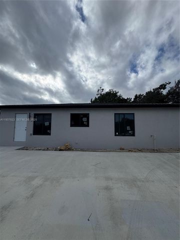 1112 NW 81st St, Miami, FL 33150